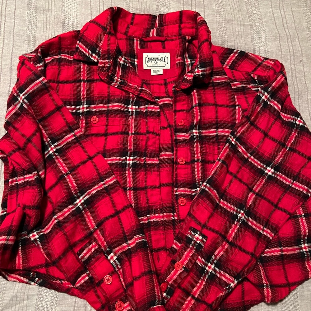 NBW American Eagle Crop Flannel in red, black, and white. Brand New!
